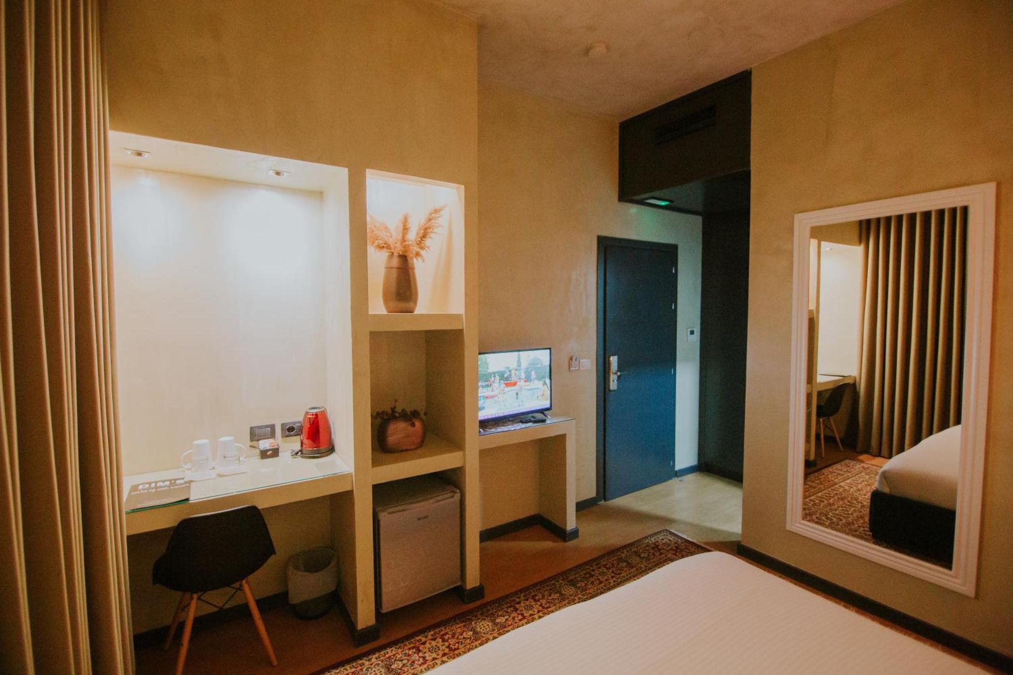 DIM'S Hotel Korce Buitenkant foto