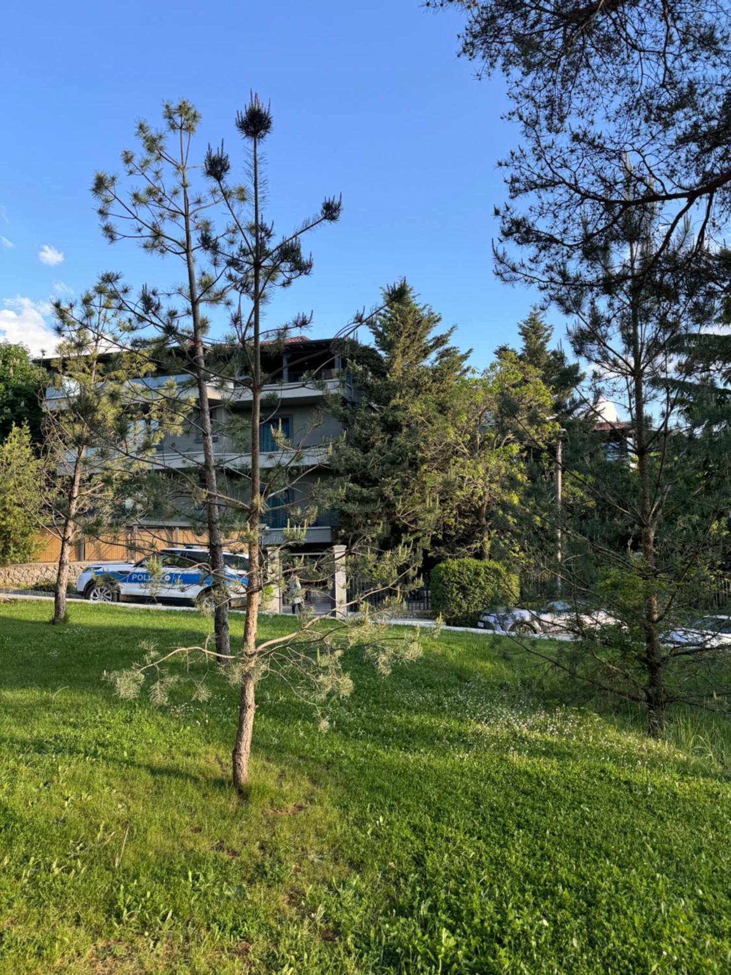 DIM'S Hotel Korce Buitenkant foto
