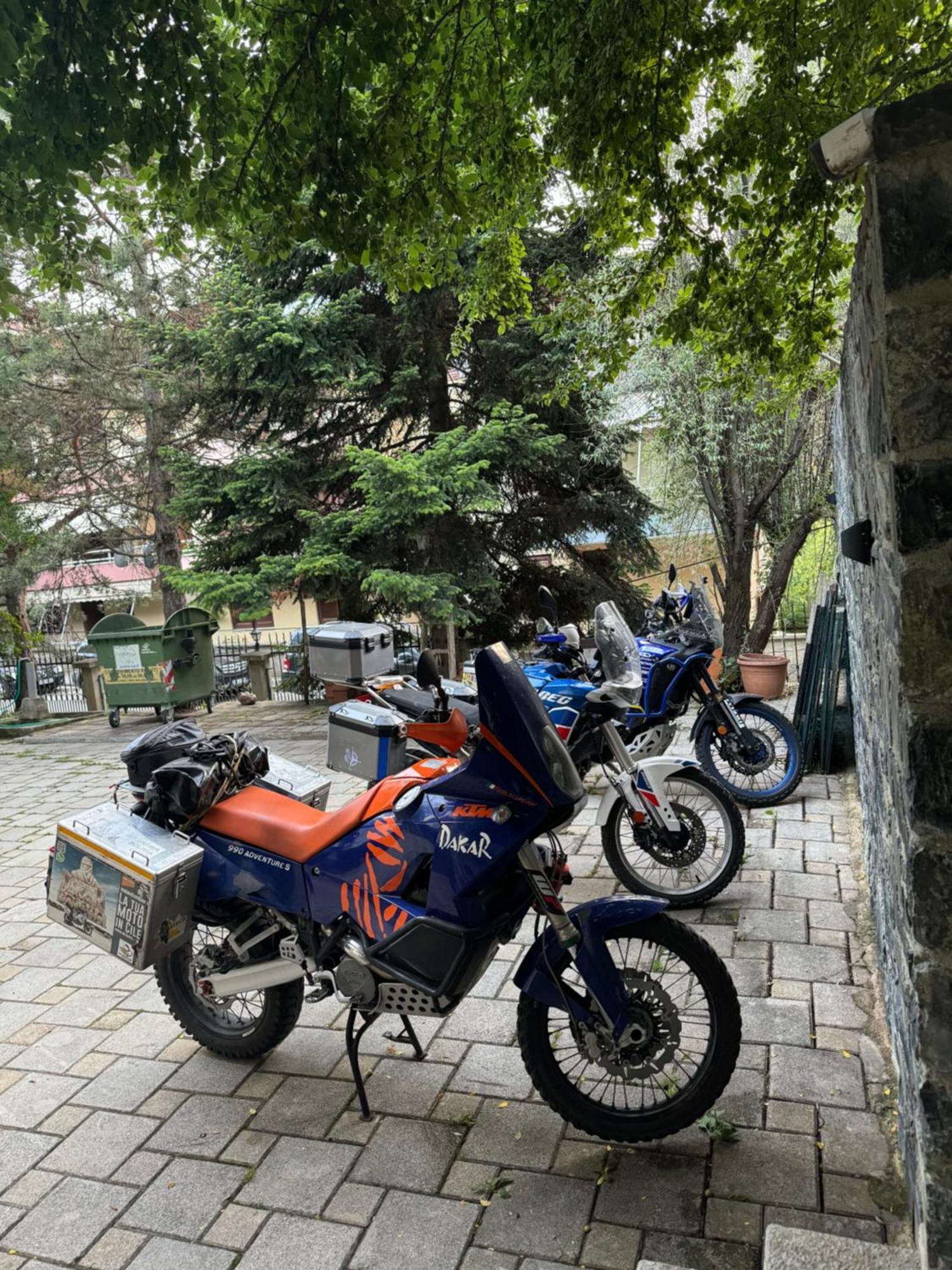 DIM'S Hotel Korce Buitenkant foto
