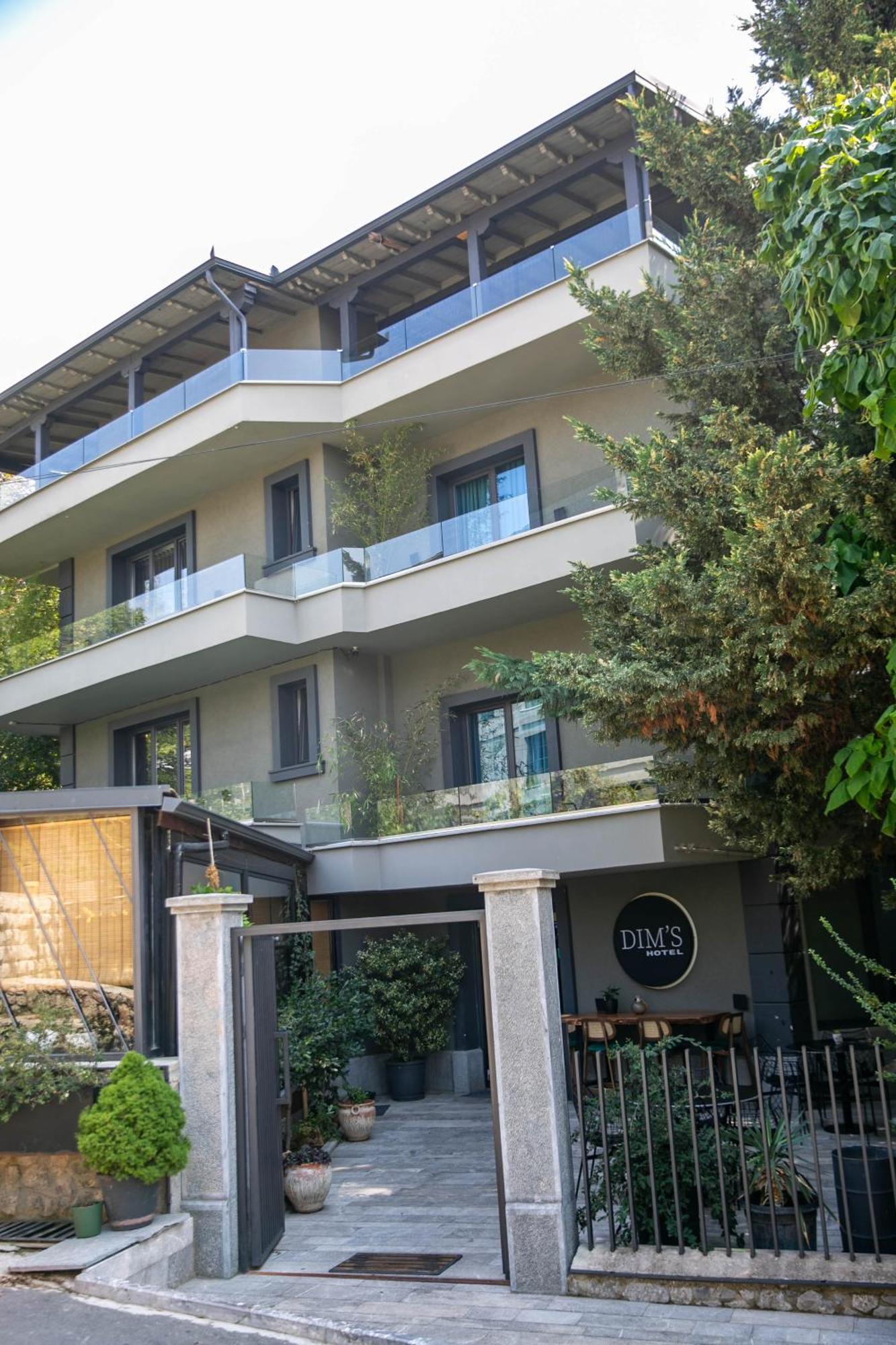 DIM'S Hotel Korce Buitenkant foto